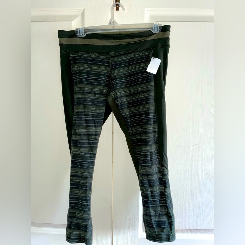 Lululemon workout capri green pants